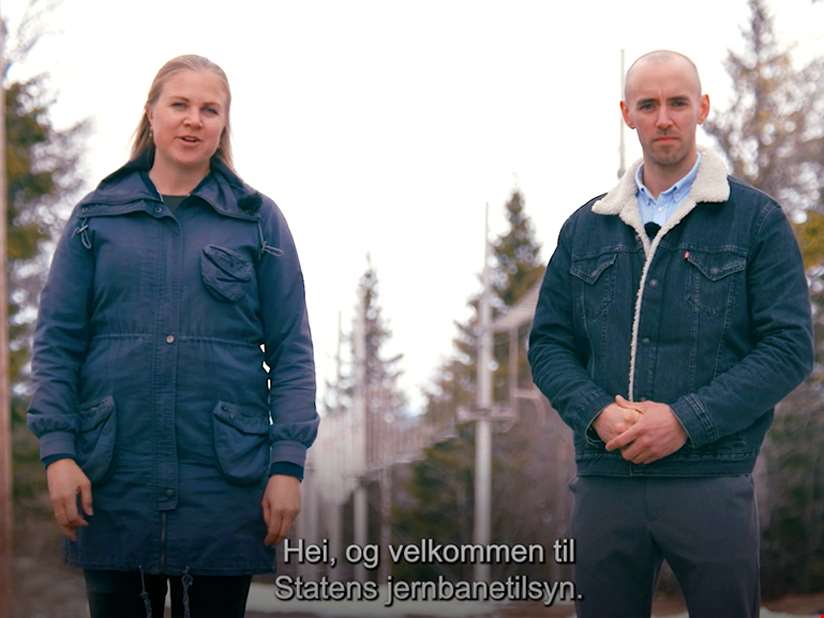 To inspektører i Statens jernbanetilsyn snakker om SJTs rolle for bransjen med fornøyelsesinnretninger.